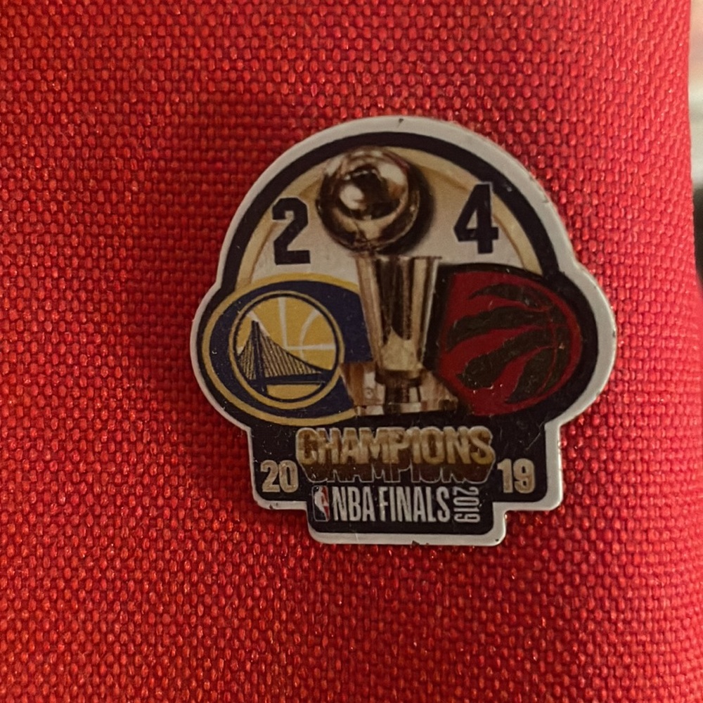 Rare NBA Toronto Raptors Backpack - Picture 3 of 9